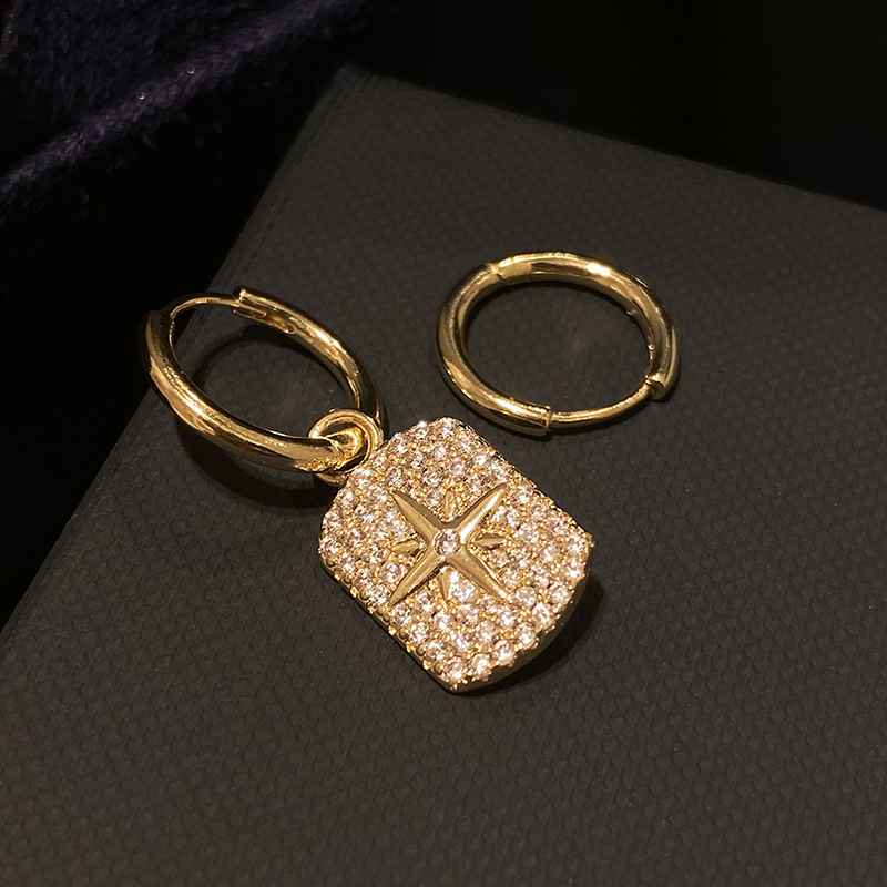 Asymmetric 18k gold plated earrings