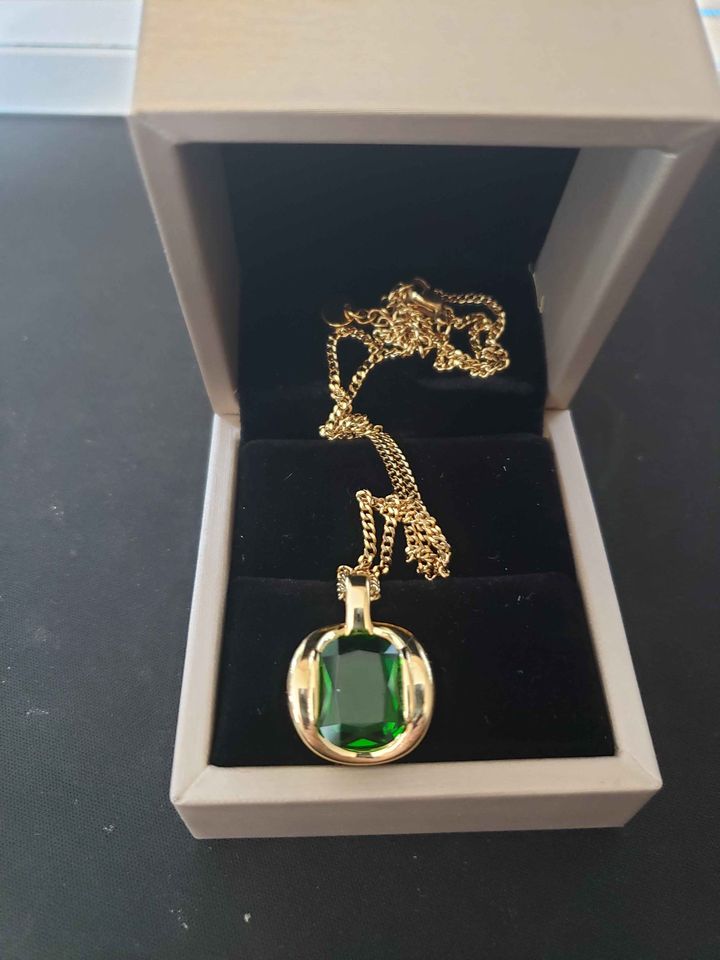 18k Gold Plated Necklace & Emerald Pendant