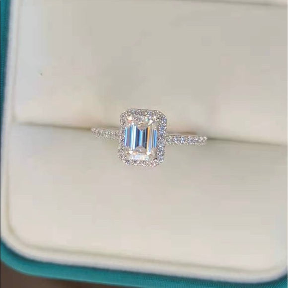 1ct/2ct Emerald Moissanite Ring with Halo