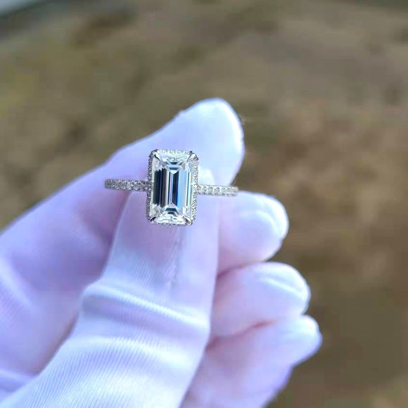 Solid 14k Gold 6*10mm Emerald Cut Moissanite Ring