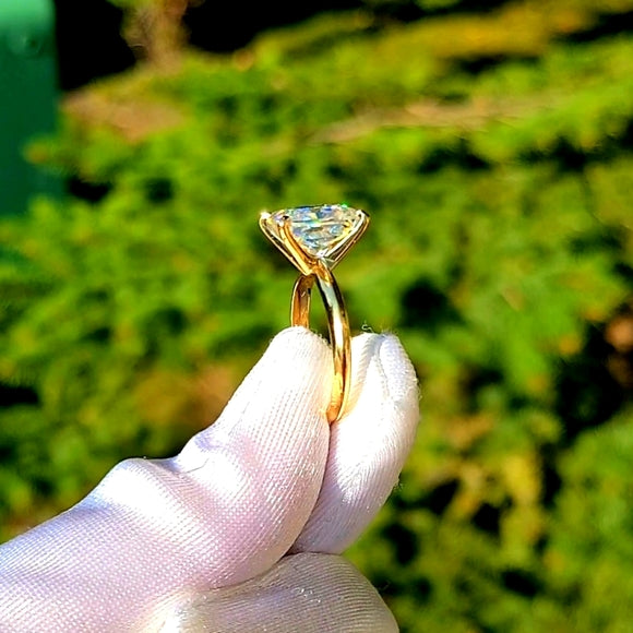 Solid 18k Gold 4ct Radiant Moissanite Ring